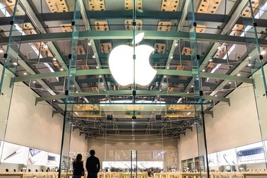 Apple "xâm lấn" lãnh thổ của Samsung