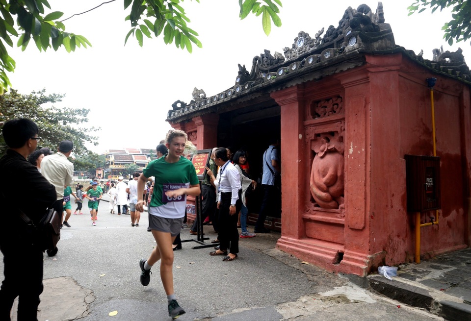 Đông đảo người dân và du khách chạy vì Di sản Văn hóa thế giới Hội An” - 8 Đông đảo người dân và du khách chạy vì Di sản Văn hóa thế giới Hội An” - 8