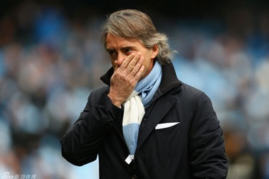 HLV Mancini không “phục” chiến thắng của MU