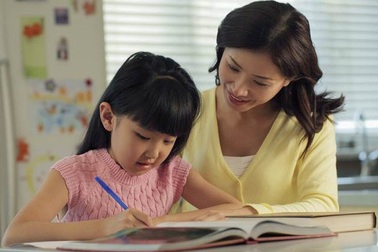 Con thi học kỳ, cả nhà sốt ruột