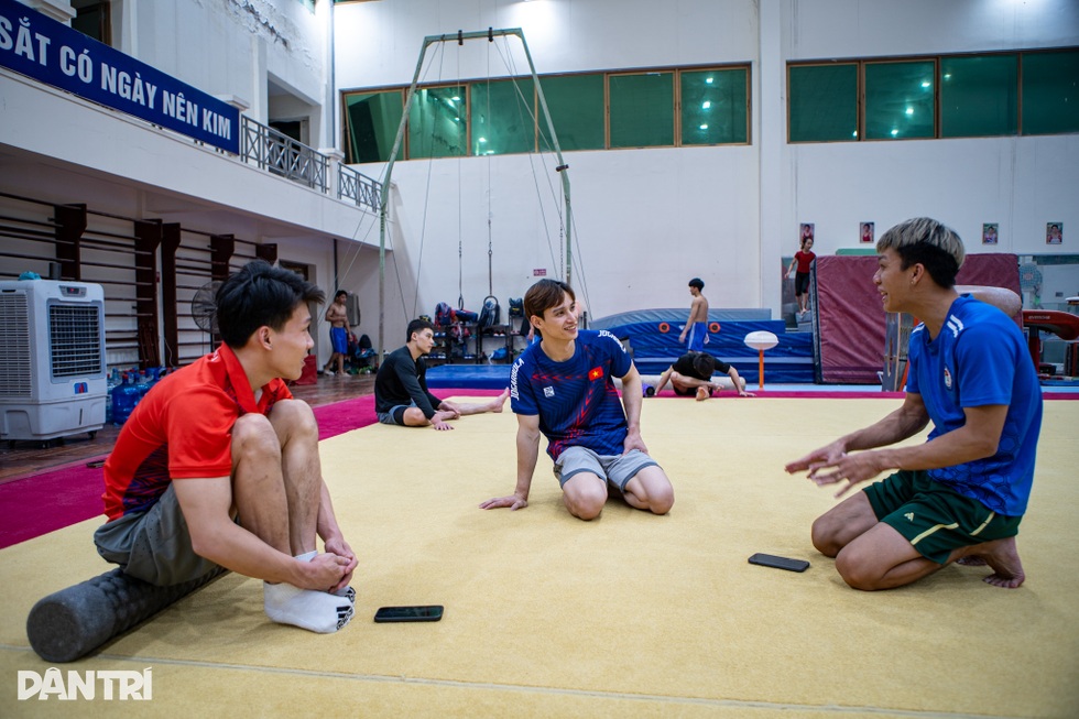 Nam thần Đinh Phương Thành kể tán vợ qua Facebook, cưới vội để dự SEA Games - 5 Nam thần Đinh Phương Thành kể tán vợ qua Facebook, cưới vội để dự SEA Games - 5