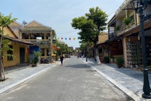 Nhà hàng, khách sạn nguy cơ bị xiết nợ