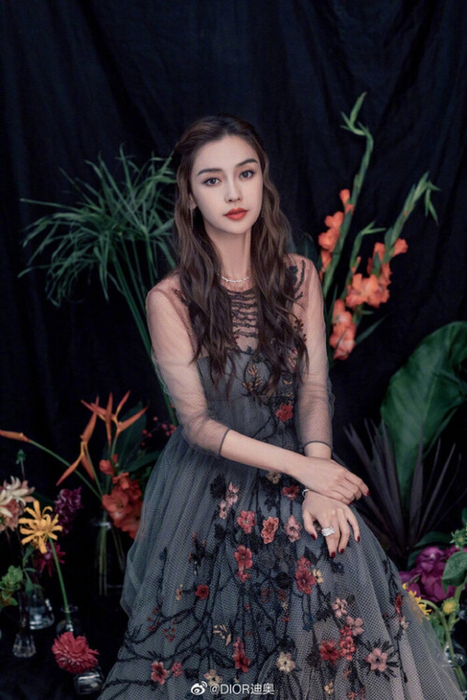 Angelababy lộ gương mặt kém sắc, mệt mỏi vì thiếu lớp trang điểm - 9