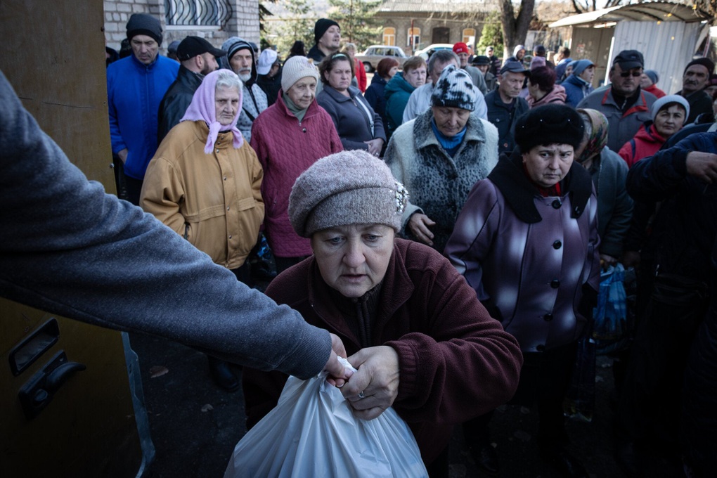 Ukraine có thể chậm lương 500.000 công chức nếu thiếu viện trợ phương Tây - 1 Ukraine có thể chậm lương 500.000 công chức nếu thiếu viện trợ phương Tây - 1