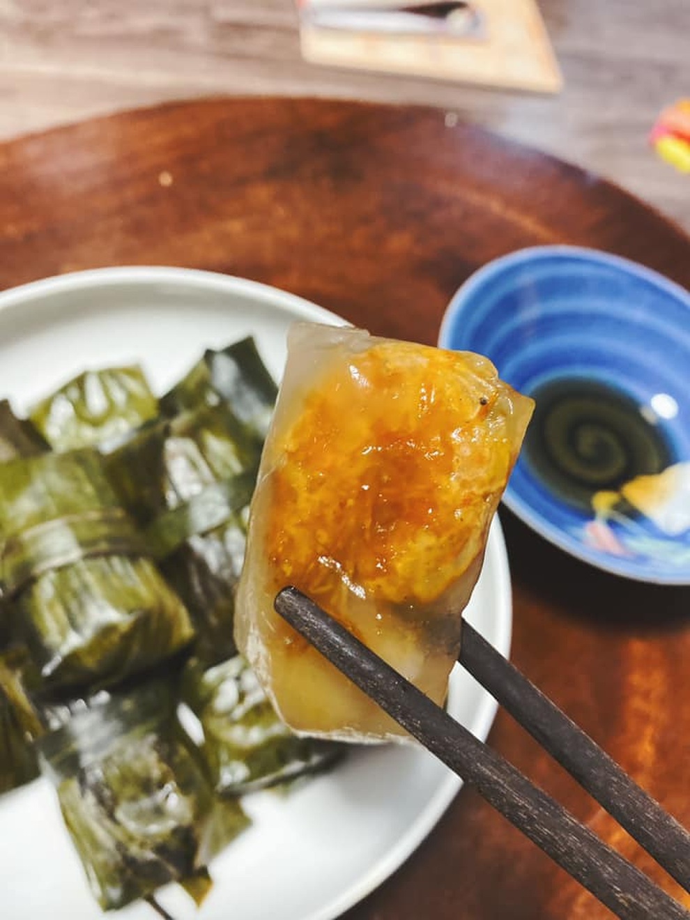 Nhà thiết kế thời trang đi bán bánh, trái cây, chân gà sả tắc thời dịch - 6 Nhà thiết kế thời trang đi bán bánh, trái cây, chân gà sả tắc thời dịch - 6