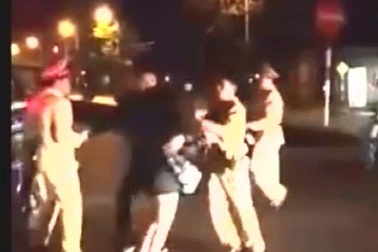 Khởi tố, bắt tạm giam thanh niên lăng mạ tấn công CSGT