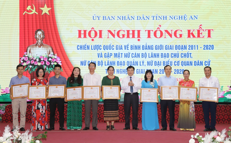 Nghệ An: Hơn 2.000 mô hình phụ nữ làm kinh tế giỏi - 3 Nghệ An: Hơn 2.000 mô hình phụ nữ làm kinh tế giỏi - 3