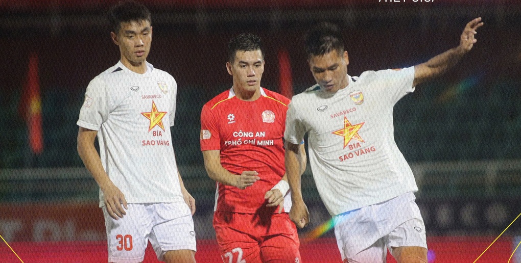 Chơi thiếu người, CLB Công an TPHCM chia điểm với CLB Hà Tĩnh - 1 Chơi thiếu người, CLB Công an TPHCM chia điểm với CLB Hà Tĩnh - 1