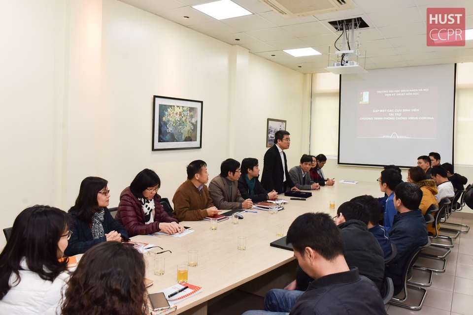 Cựu sinh viên Bách khoa Hà Nội hỗ trợ trường sản xuất dung dịch sát khuẩn - 1 Cựu sinh viên Bách khoa Hà Nội hỗ trợ trường sản xuất dung dịch sát khuẩn - 1