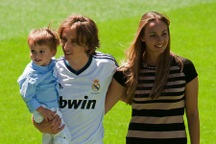 Chân dung bà xã hoàn hảo đứng sau thành công của Modric