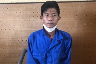 Bị gã "điên vì tình" cắt gân tay, cháu bé 4 tuổi thương tật 35%