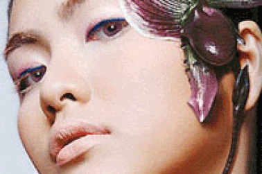 Tăng Thanh Hà thích chưng diện ngày Tết