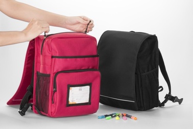 Phụ huynh "phát sốt" với balo chống gù của Nhật dành riêng cho trẻ em Việt Nam