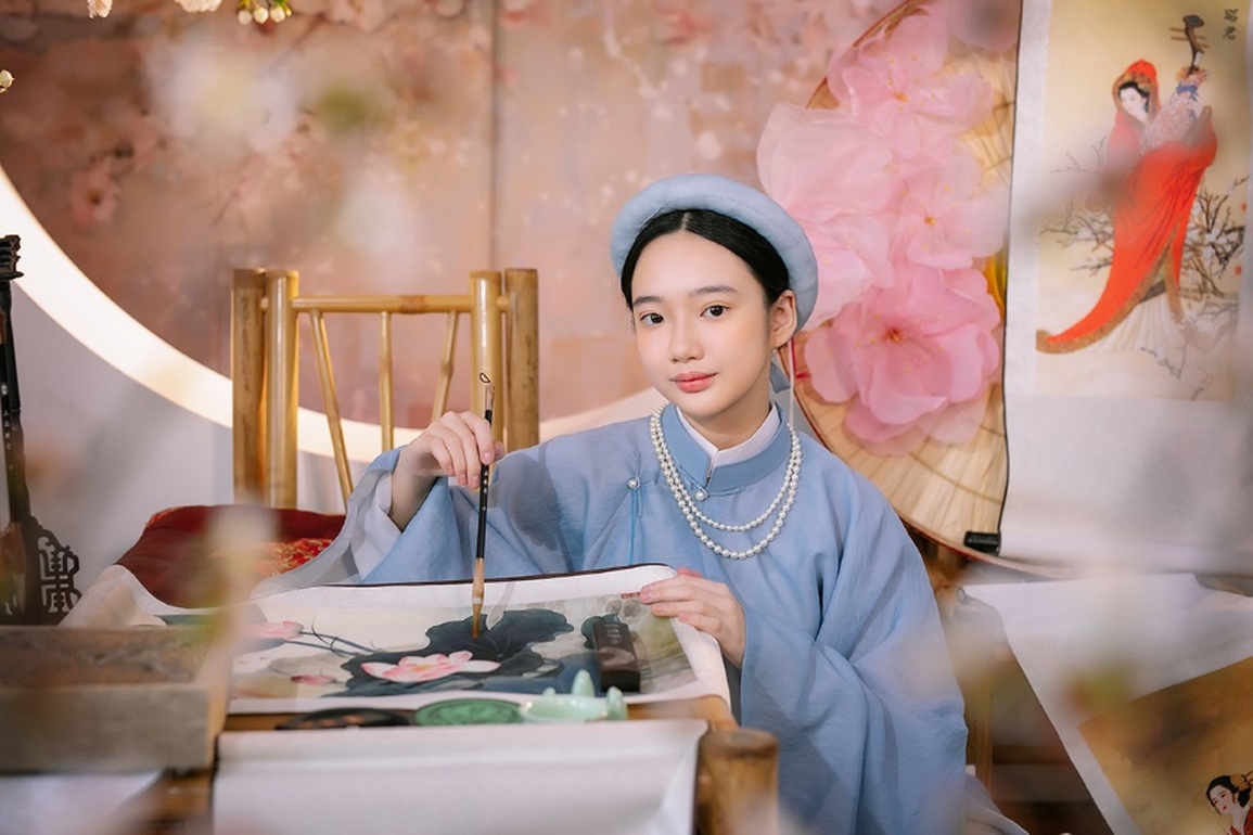 Tan chảy với thần thái của người mẫu nhí trong trang phục áo tấc - 1 Tan chảy với thần thái của người mẫu nhí trong trang phục áo tấc - 1