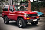 Toyota Land Cruiser 32 năm tuổi sơn đỏ nguyên bản, rao bán 1,1 tỷ đồng