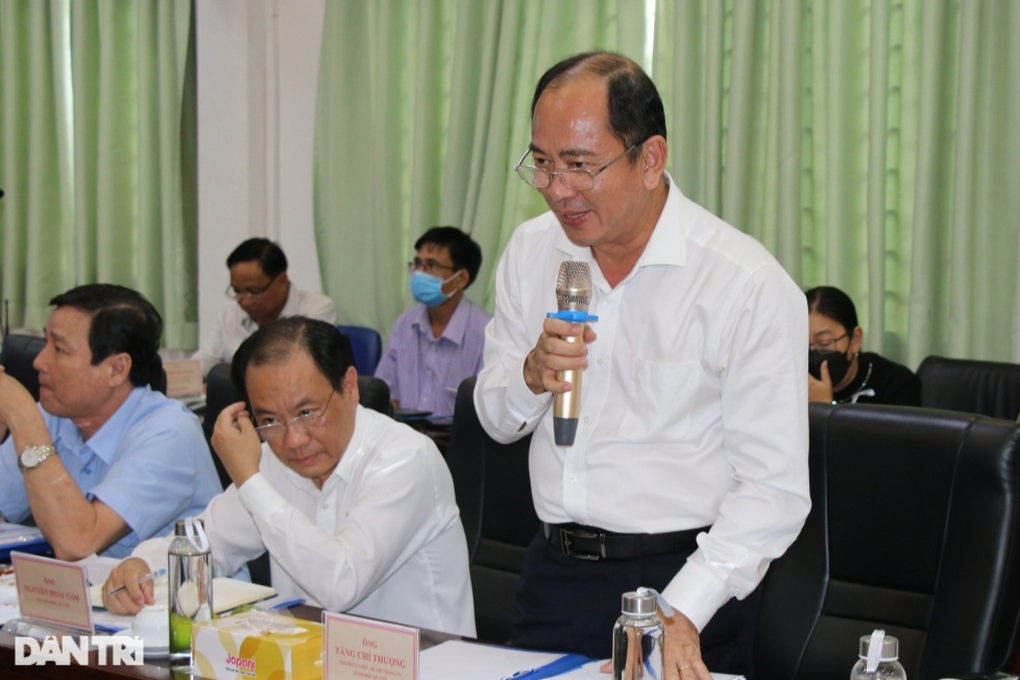 3 chân kiềng dự phòng, điều trị, cung ứng của y tế TPHCM đều tan nát - 3 3 chân kiềng dự phòng, điều trị, cung ứng của y tế TPHCM đều tan nát - 3