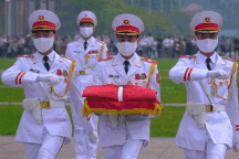 Lễ thượng cờ mừng Quốc khánh ở Lăng Chủ tịch Hồ Chí Minh