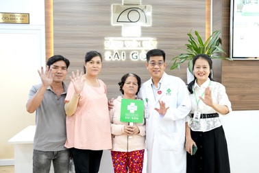 Ca phẫu thuật đặc biệt của người phụ nữ khuyết tật tại Mắt Sài Gòn Ngô Gia Tự