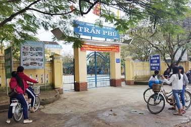 4 nữ sinh đánh bạn sẽ bị kỷ luật cảnh cáo trước toàn trường, ghi vào học bạ