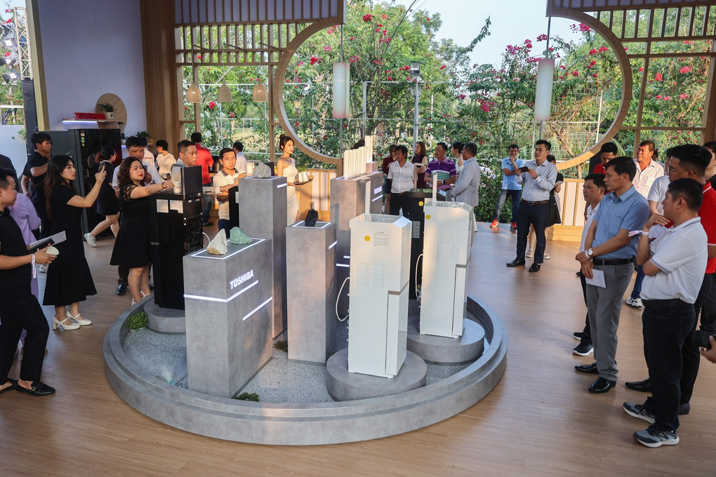 Ra mắt dòng máy lọc nước lấy cảm hứng từ thiên nhiên - 5 Ra mắt dòng máy lọc nước lấy cảm hứng từ thiên nhiên - 5