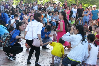 “Một bức tranh - Nhiều hy vọng” đến với các bệnh nhi trong ngày Tết thiếu nhi