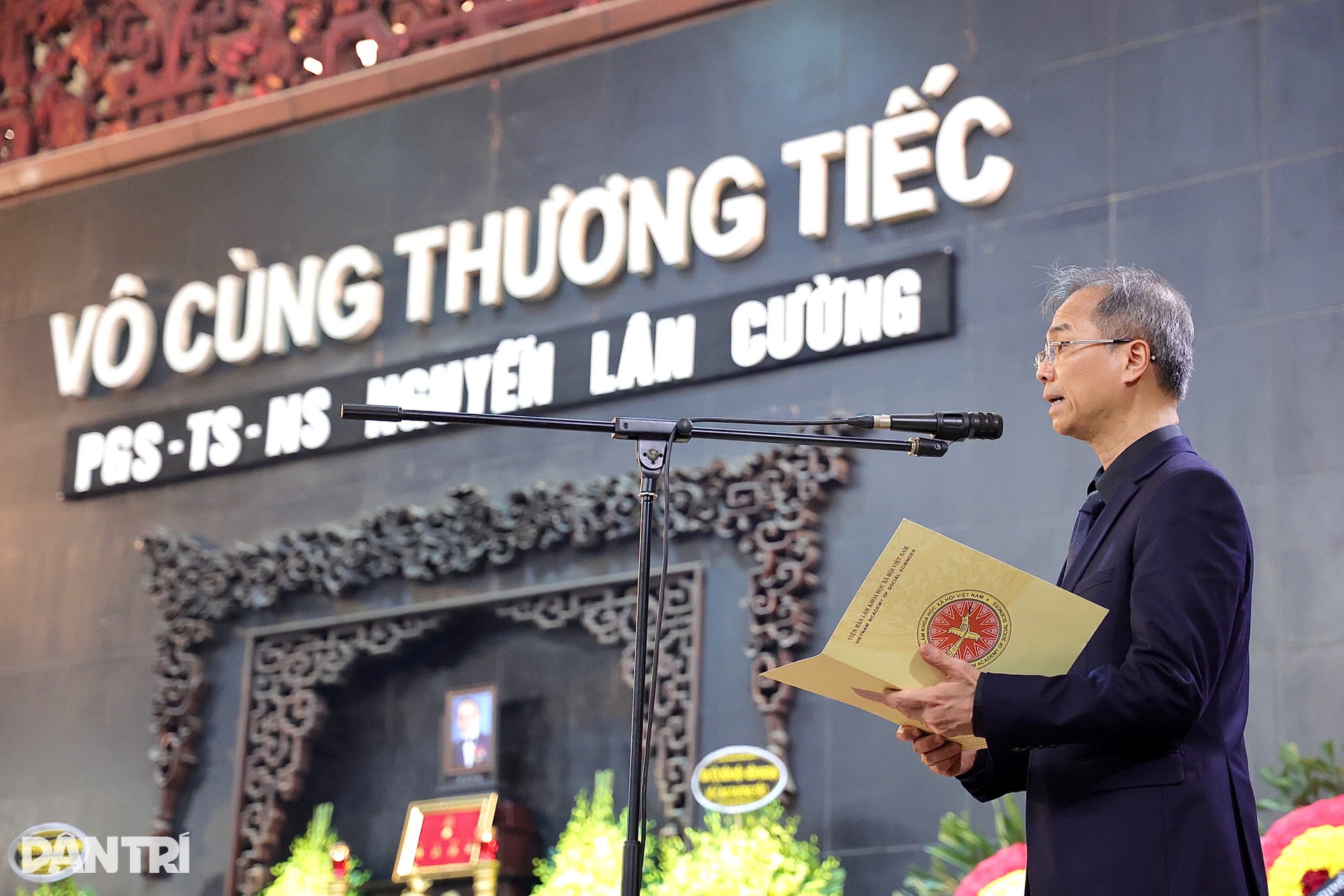 Gia đình, đồng nghiệp tiễn đưa PGS.TS, nhạc sĩ Nguyễn Lân Cường - 11 Gia đình, đồng nghiệp tiễn đưa PGS.TS, nhạc sĩ Nguyễn Lân Cường - 11