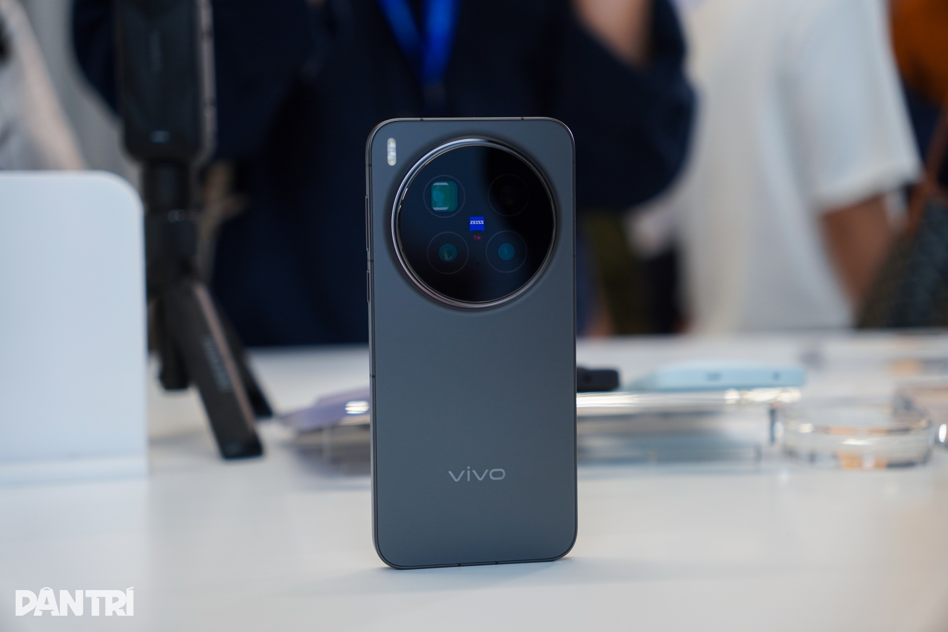ประสบการณ์รวดเร็วกับ vivo X300 Pro ในจีน: เผชิญหน้ากับ iPhone 17 Pro Max - 24 Trải nghiệm nhanh vivo X300 Pro tại Trung Quốc: Đối đầu iPhone 17 Pro Max - 24