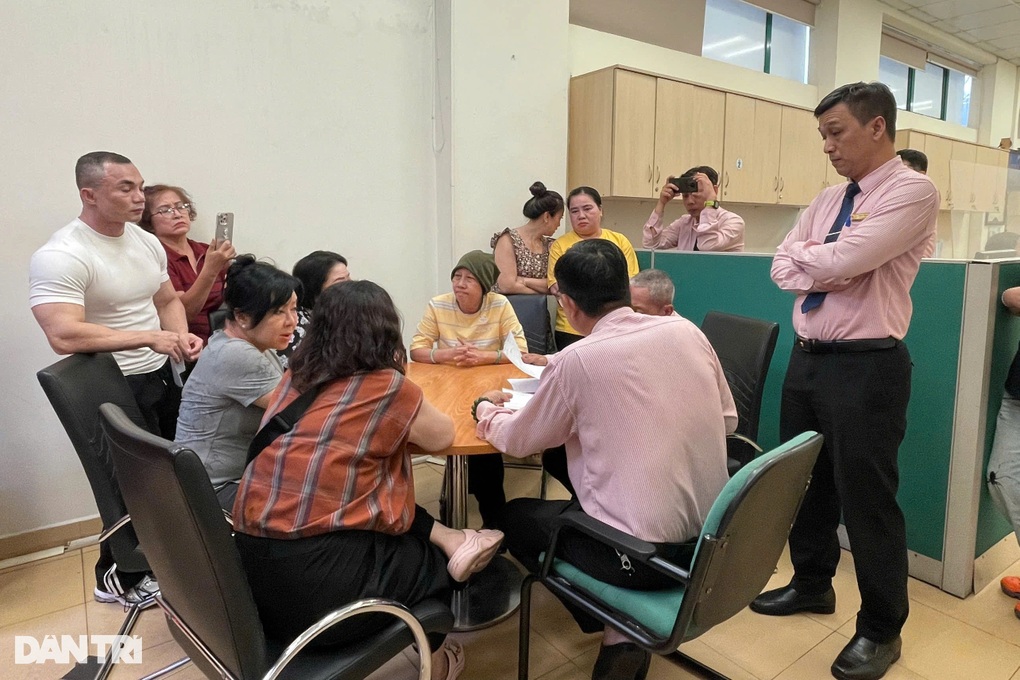 Tiểu thương chợ thời trang lớn nhất TPHCM tiết lộ lý do đóng sạp hàng loạt - 2 Tiểu thương chợ thời trang lớn nhất TPHCM tiết lộ lý do đóng sạp hàng loạt - 2