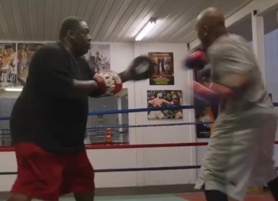 Huyền thoại Myke Tyson xác nhận chuẩn bị thượng đài với Roy Jones Jr - 3 Huyền thoại Myke Tyson xác nhận chuẩn bị thượng đài với Roy Jones Jr - 3