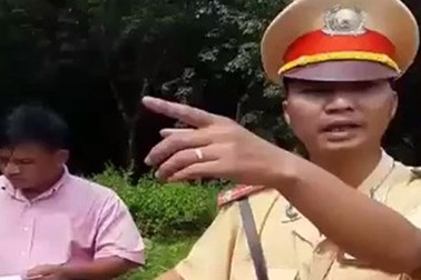 Làm rõ nghi vấn cô gái "bị đòn" vì cự cãi với CSGT