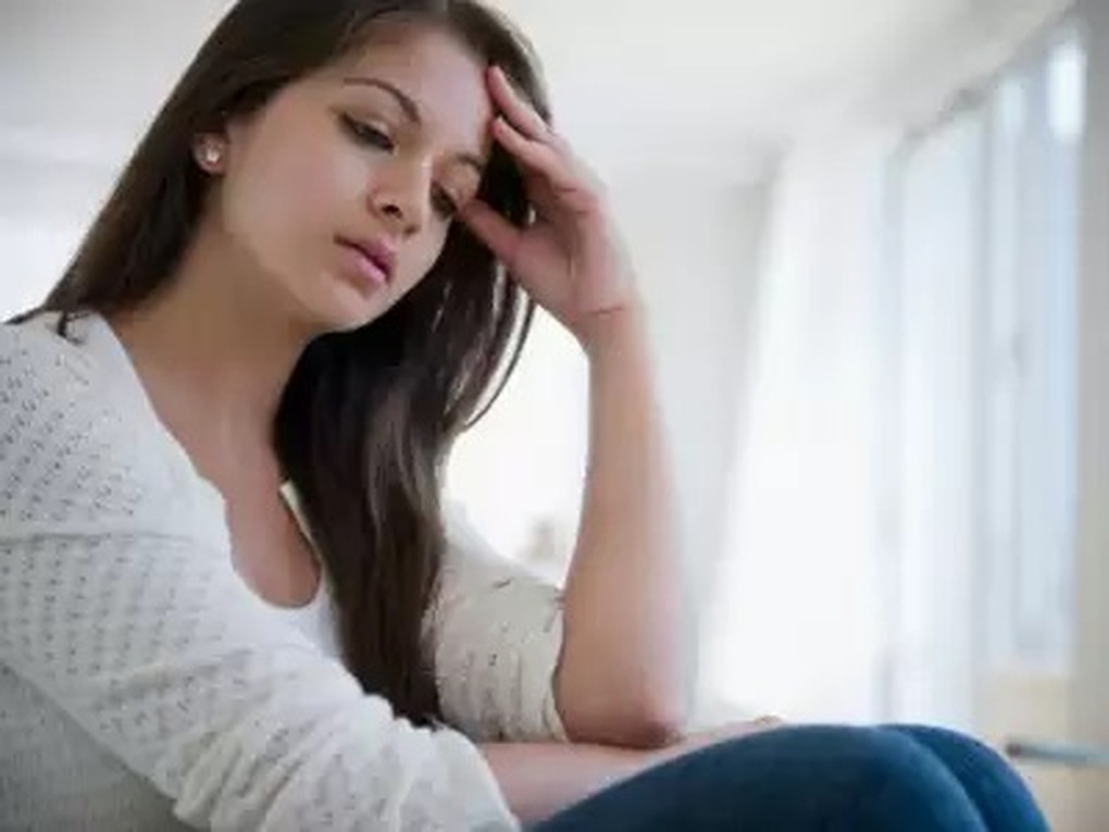 Giữa đêm chồng bạn thân nhắn tin khiến tôi chết lặng - 1 Giữa đêm chồng bạn thân nhắn tin khiến tôi chết lặng - 1