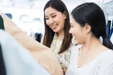 Biết lý do anh trai mua quà đắt tiền tặng bố vợ, tôi mừng cho anh