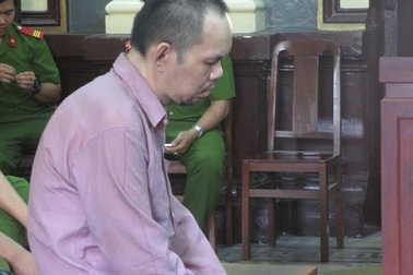 Giấu hơn 2,5kg heroin trong túi kẹo, đậu phộng