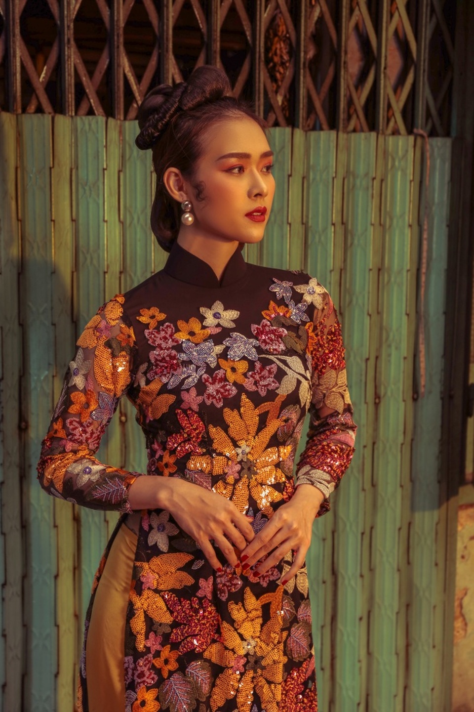 Dàn mỹ nhân Việt uốn tóc “phi dê” gợi nhớ Tết xưa - 21 Dàn mỹ nhân Việt uốn tóc “phi dê” gợi nhớ Tết xưa - 21