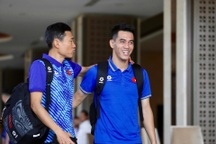 Đội tuyển Việt Nam về nước, âm thầm chuẩn bị cho trận quyết đấu Indonesia