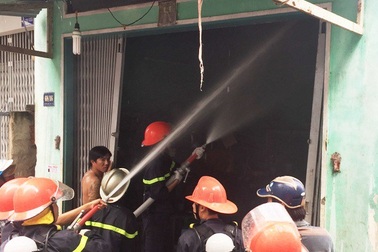 Nhà cụ ông mù 70 tuổi phát cháy giữa trưa