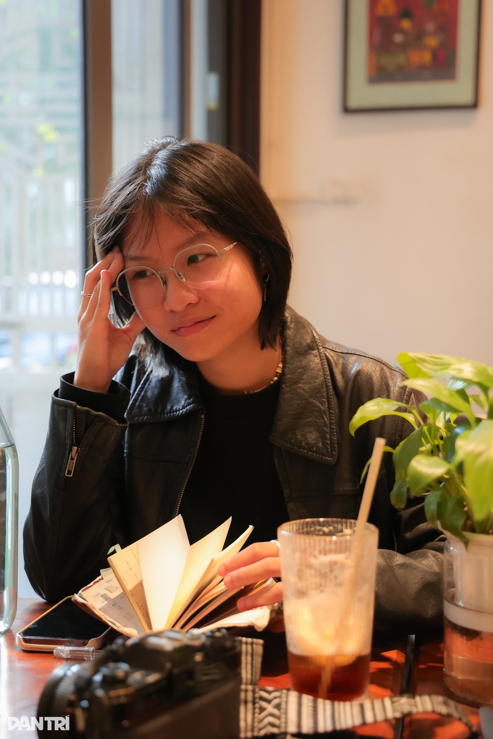 Con gái NSND Công Lý: Bố chỉ thể hiện tình cảm lúc… say - 4