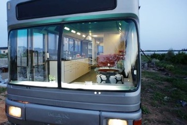 Căn nhà sang trọng trên xe buýt cũ