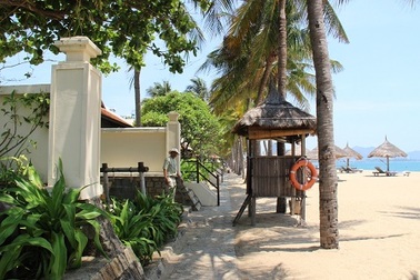  Vụ “cát cứ” bãi biển Nha Trang: Phạt khu nghỉ mát 25 triệu đồng