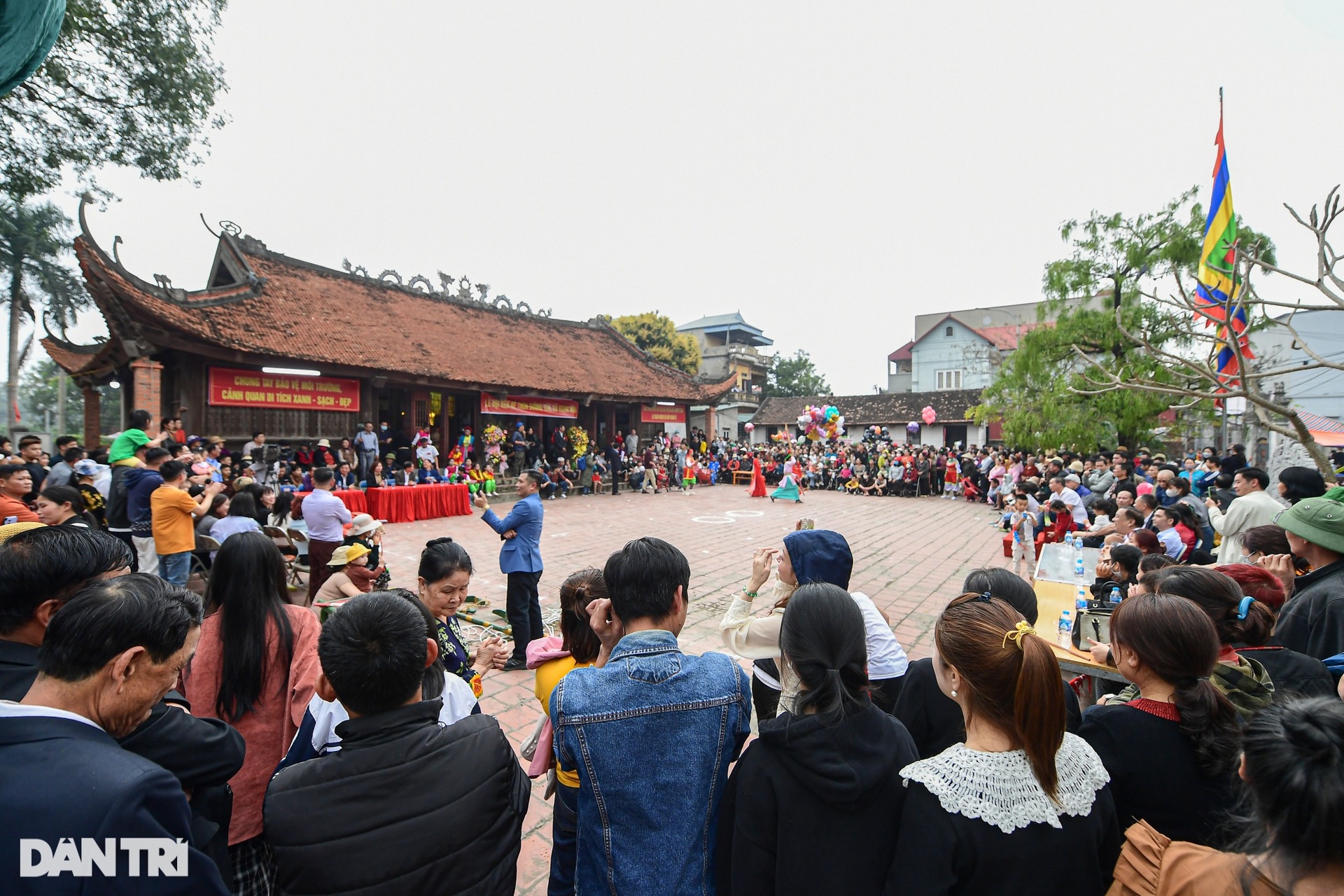 Độc lạ hội thi câu ếch, bắt lươn... để kén rể cho thiếu nữ ở Hà Nội - 1 Độc lạ hội thi câu ếch, bắt lươn... để kén rể cho thiếu nữ ở Hà Nội - 1