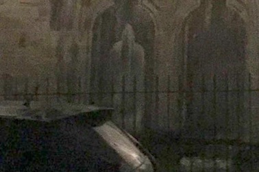 Nữ du khách tuyên bố đã chụp được ảnh hồn ma trong tàn tích cổ