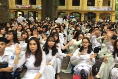 Toàn cảnh lễ bế giảng năm học 2018-2019 trường THPT Phan Đình Phùng