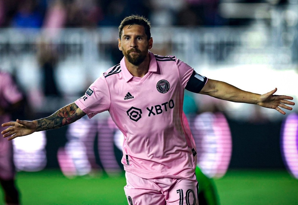 Lionel Messi nổi khùng, có hành động gây tranh cãi với đối thủ - 2 Lionel Messi nổi khùng, có hành động gây tranh cãi với đối thủ - 2