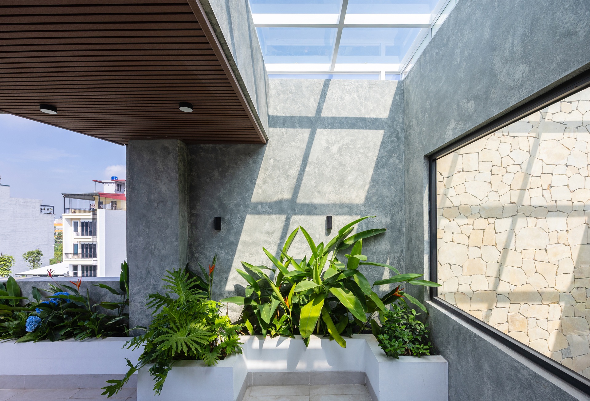 Nhà 90m2 của gia đình ở Hà Nội gắn kết thiên nhiên nhờ thiết kế lạ - 13 Nhà 90m2 của gia đình ở Hà Nội gắn kết thiên nhiên nhờ thiết kế lạ - 13