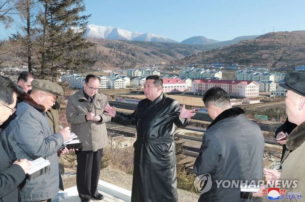 Ngã rẽ quan trọng của ông Kim Jong-un sau 10 năm lãnh đạo Triều Tiên - 6 Ngã rẽ quan trọng của ông Kim Jong-un sau 10 năm lãnh đạo Triều Tiên - 6