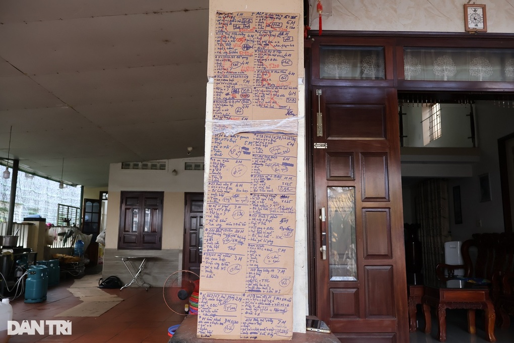 Thực đơn đặt hàng dài cả mét ở làng nấu tiệc - 2 Thực đơn đặt hàng dài cả mét ở làng nấu tiệc - 2