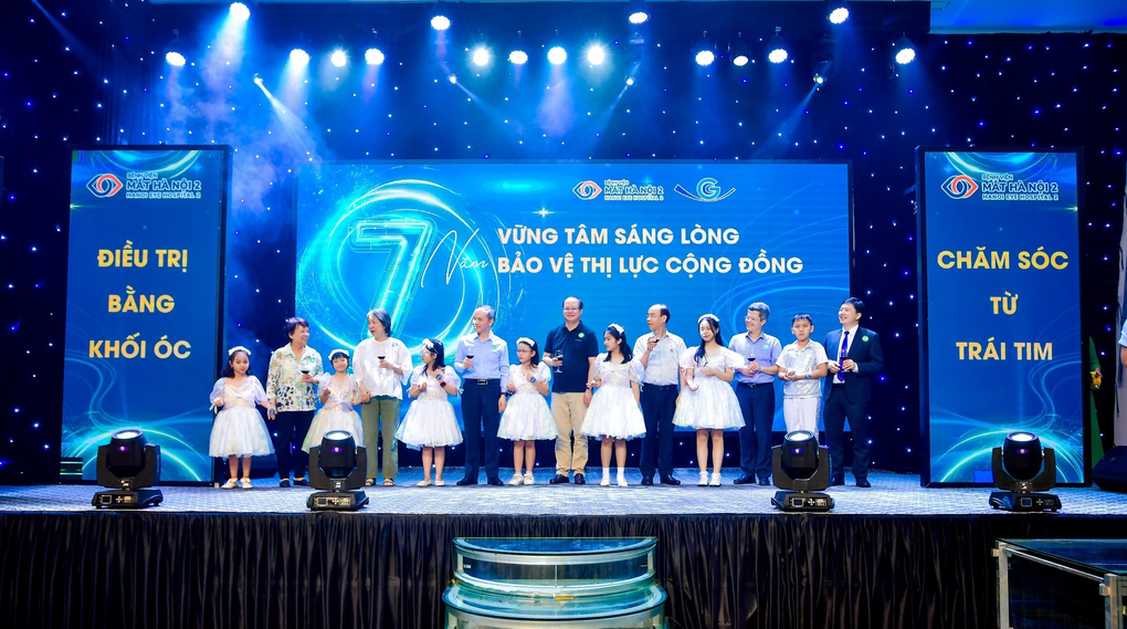 Bệnh viện Mắt Hà Nội cơ sở 2 tổ chức gala kỷ niệm 7 năm thành lập - 1 Bệnh viện Mắt Hà Nội cơ sở 2 tổ chức gala kỷ niệm 7 năm thành lập - 1