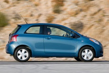 Giá xe Toyota Yaris 2009 bắt đầu từ 12.205 USD