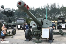 Trải nghiệm bắn súng, ngắm hàng loạt khí tài "khủng" ở Triển lãm Quốc phòng