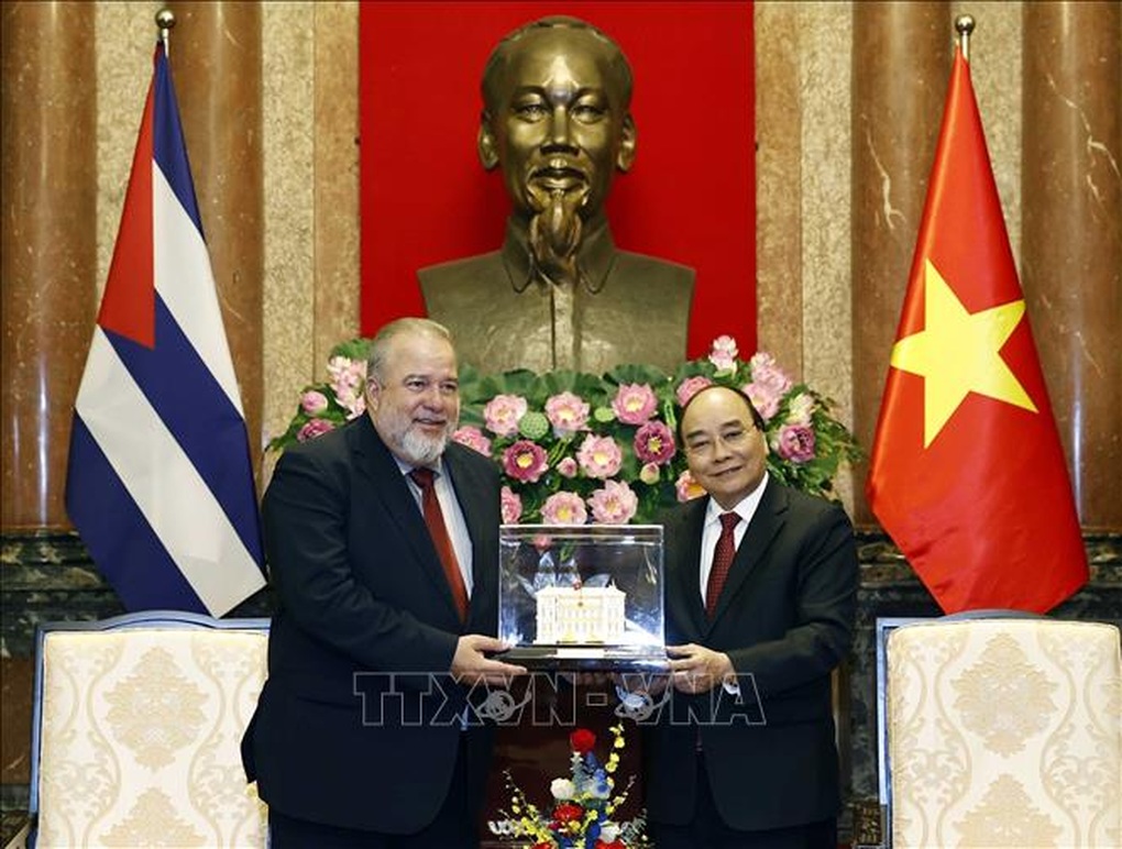 Chủ tịch nước Nguyễn Xuân Phúc hội kiến Thủ tướng nước Cộng hòa Cuba - 1 Chủ tịch nước Nguyễn Xuân Phúc hội kiến Thủ tướng nước Cộng hòa Cuba - 1